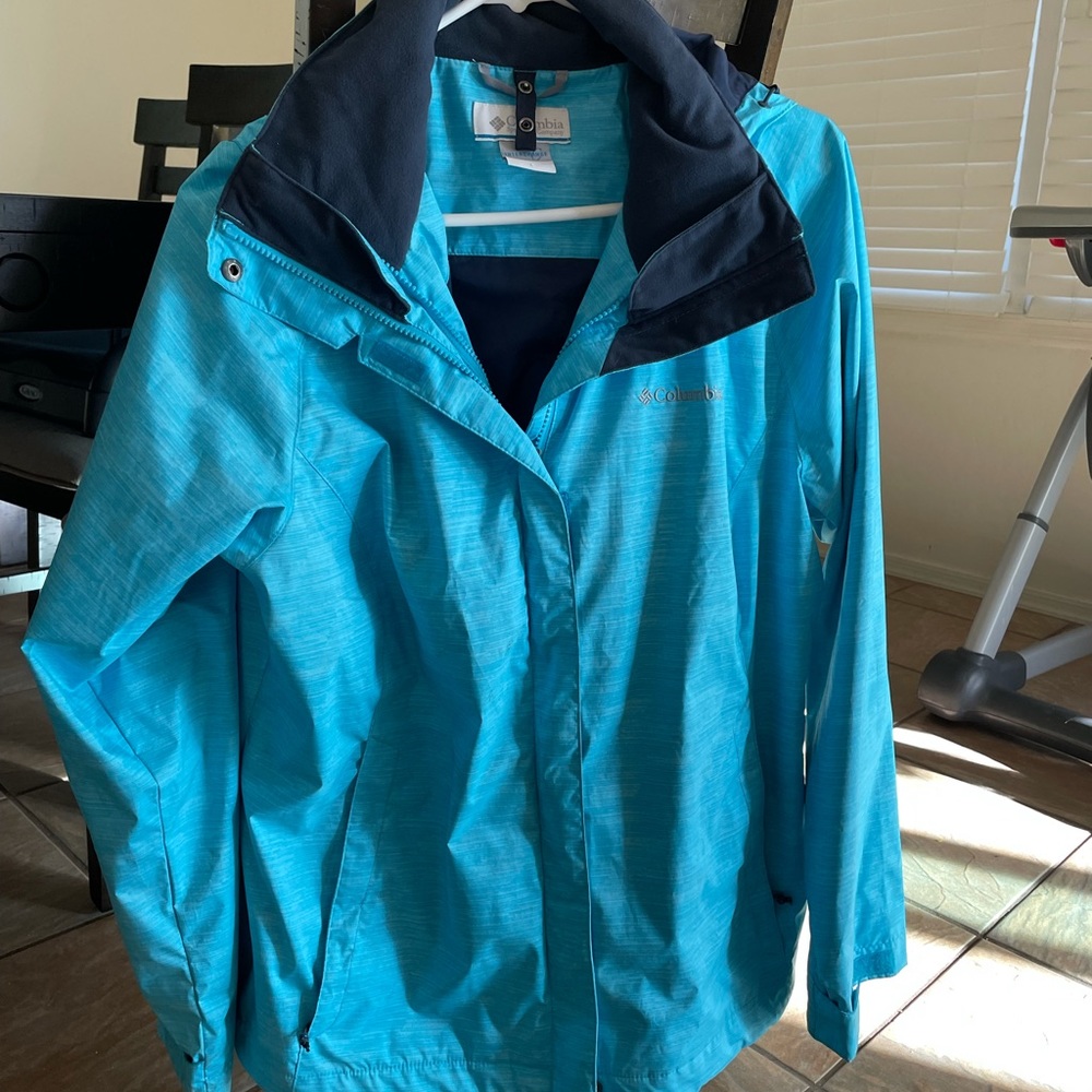 Columbia women’s jacket size large in excellent condition never worn